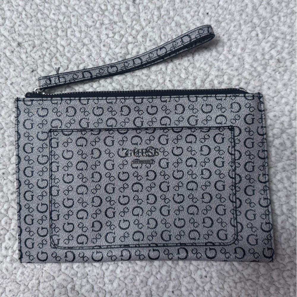Guess Logo Gray Signature Patterned Wristlet New